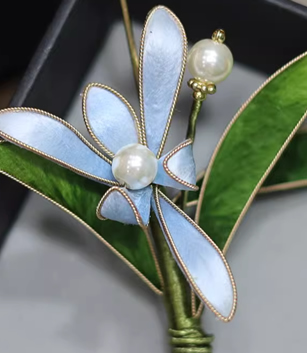 绒花胸针（兰花）